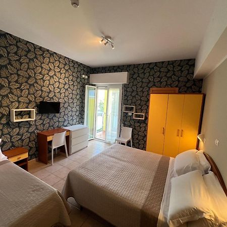 Lotus Hotel All Inclusive & Spiaggia Rimini Zewnętrze zdjęcie