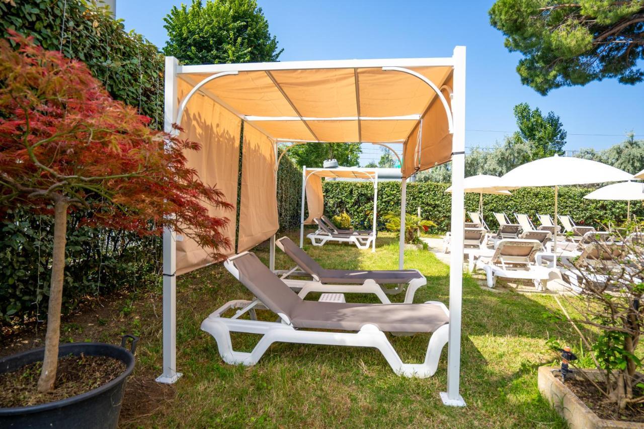 Lotus Hotel All Inclusive & Spiaggia Rimini Zewnętrze zdjęcie