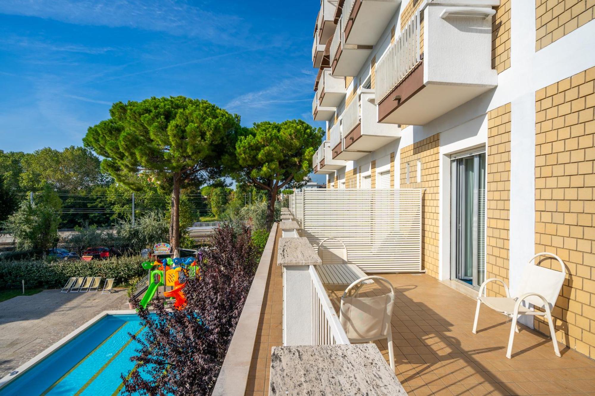 Lotus Hotel All Inclusive & Spiaggia Rimini Zewnętrze zdjęcie