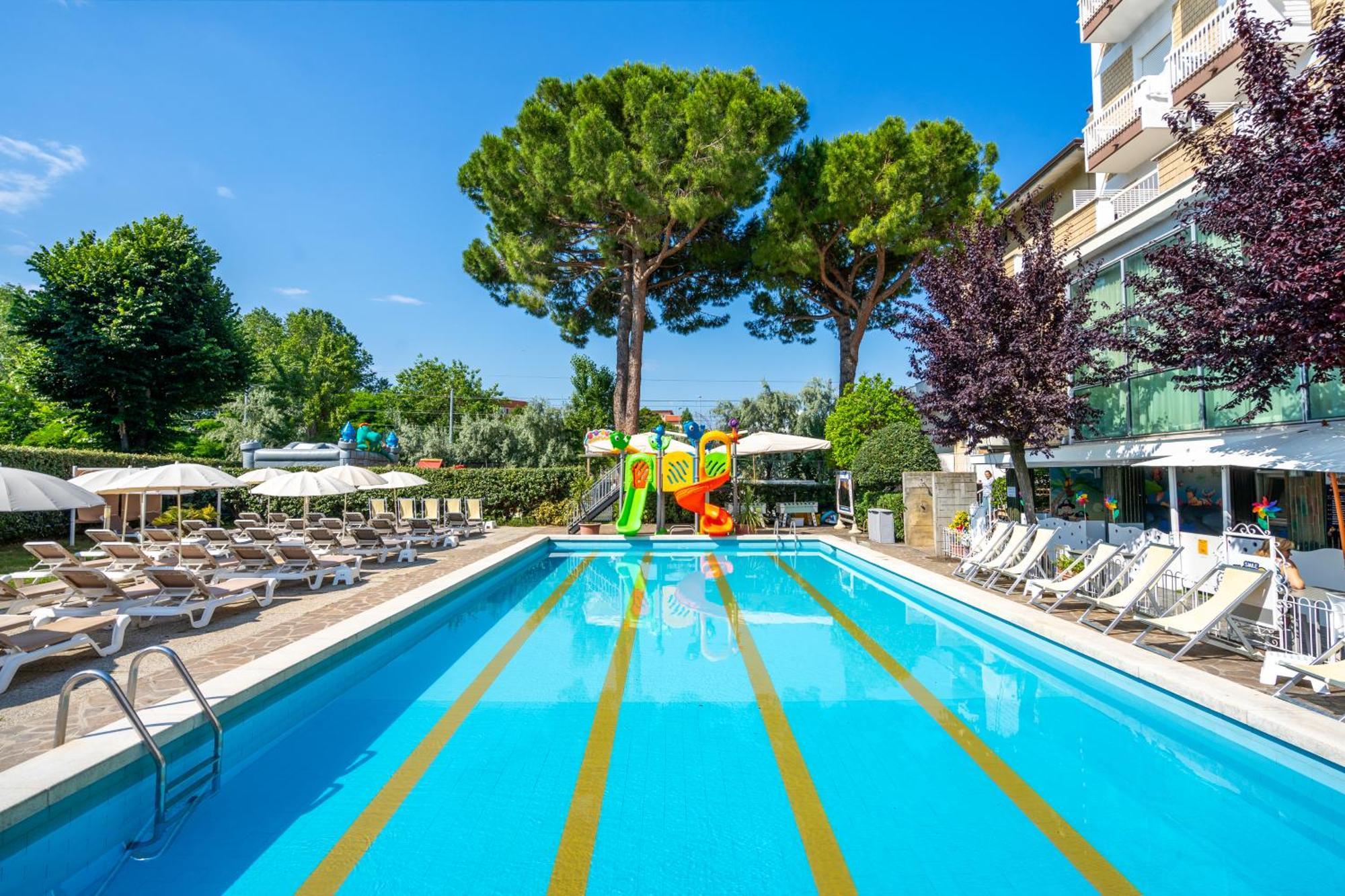 Lotus Hotel All Inclusive & Spiaggia Rimini Zewnętrze zdjęcie
